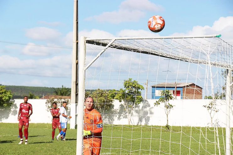 Itagimirim e Porto Seguro ficam no empate no jogo de ida da terceira fase do Intermunicipal. Duelo decisivo acontece no dia 1º de outubro 20