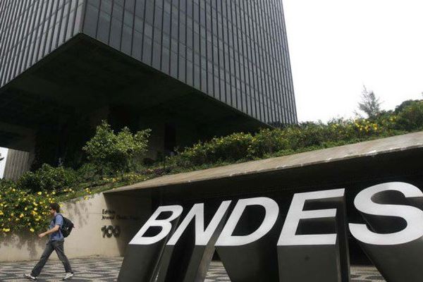 Deputado propõe mudar sedes do BNDES e da Petrobras para Brasília 4