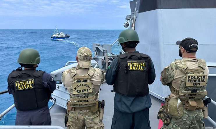 Marinha e PF fazem maior apreensão de cocaína no mar brasileiro 4