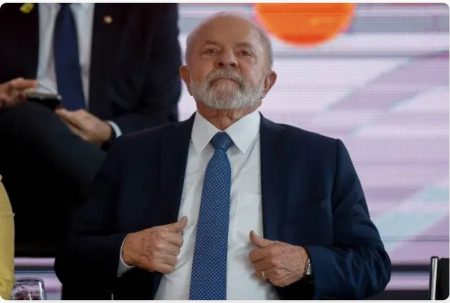 Lula sanciona lei que reajusta salário dos servidores em 9% 4