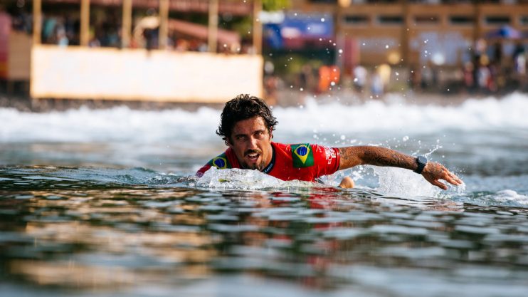Filipinho vê sucesso do surfe brasileiro forjado na superação: 'Para gente é mais difícil' 4