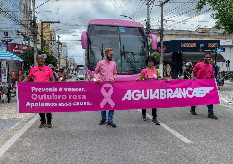 “Caminhada Rosa” reúne multidão para chamar atenção sobre o combate ao câncer em Eunápolis 16