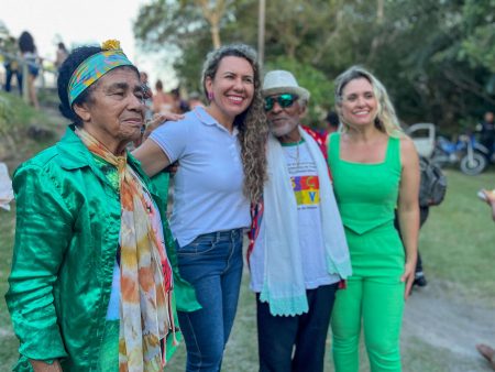 Prefeita Cordélia Torres participa de evento dedicado ao Dia Mundial dos Idosos no Parque Gravatá 5
