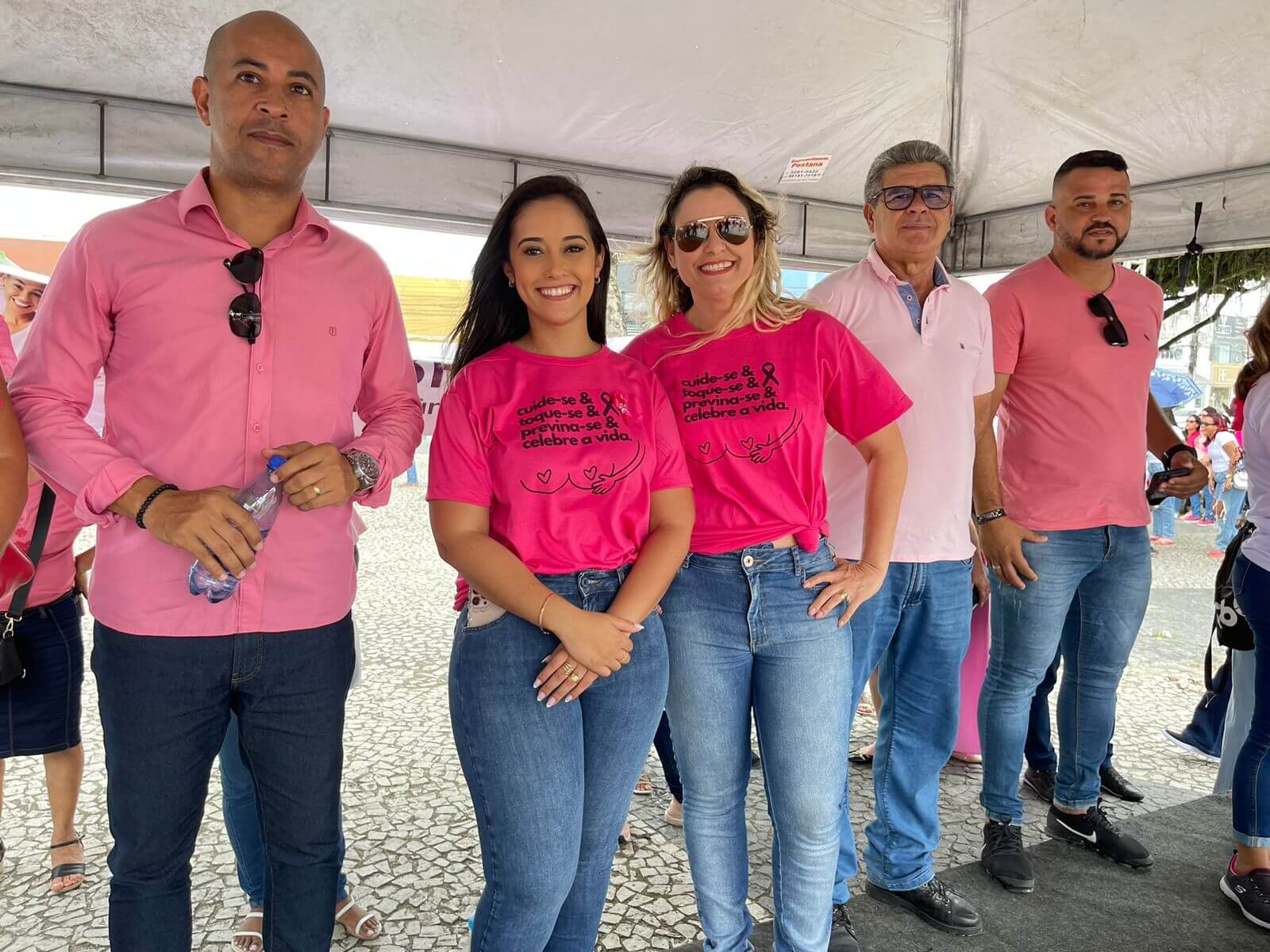 “Caminhada Rosa” reúne multidão para chamar atenção sobre o combate ao câncer em Eunápolis 8