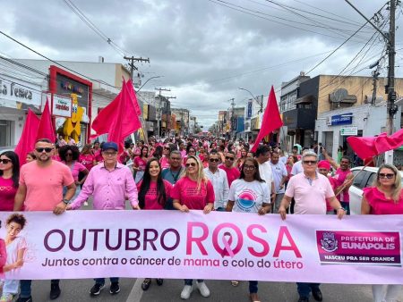 “Caminhada Rosa” reúne multidão para chamar atenção sobre o combate ao câncer em Eunápolis “Caminhada Rosa” reúne multidão para chamar atenção sobre o combate ao câncer em Eunápolis 12
