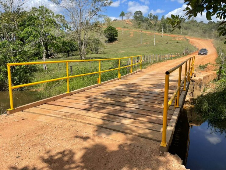 Prefeita Cordélia Torres cumpre compromisso com moradores do Itú/Miramar e entrega ponte que liga comunidades rurais 16