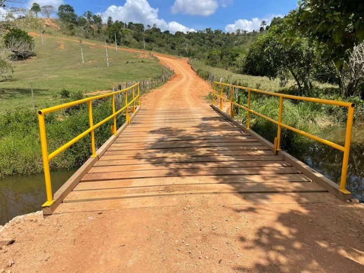 Prefeita Cordélia Torres cumpre compromisso com moradores do Itú/Miramar e entrega ponte que liga comunidades rurais 17