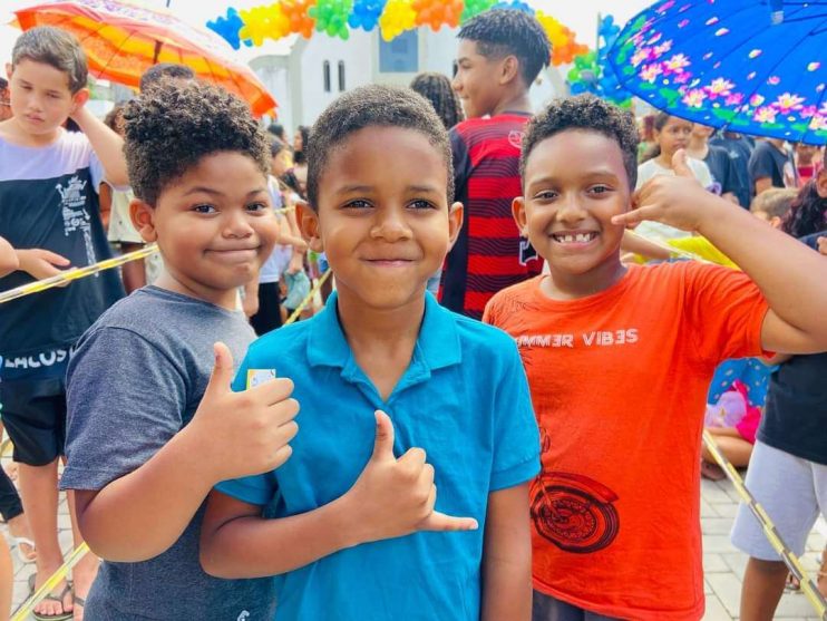 Brincadeiras, distribuição de presentes e muita animação marcam as comemorações pela semana da criança em Itagimirim 12