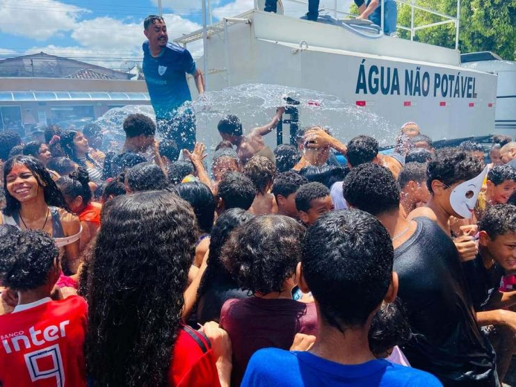 Brincadeiras, distribuição de presentes e muita animação marcam as comemorações pela semana da criança em Itagimirim 13