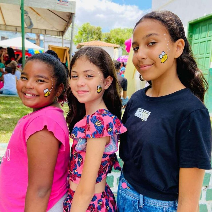 Brincadeiras, distribuição de presentes e muita animação marcam as comemorações pela semana da criança em Itagimirim 14