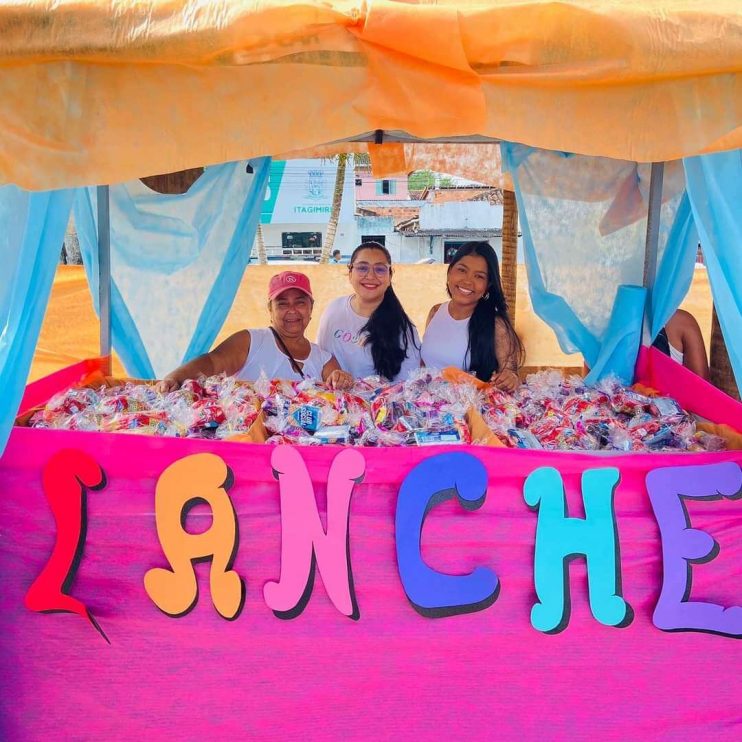 Brincadeiras, distribuição de presentes e muita animação marcam as comemorações pela semana da criança em Itagimirim 18