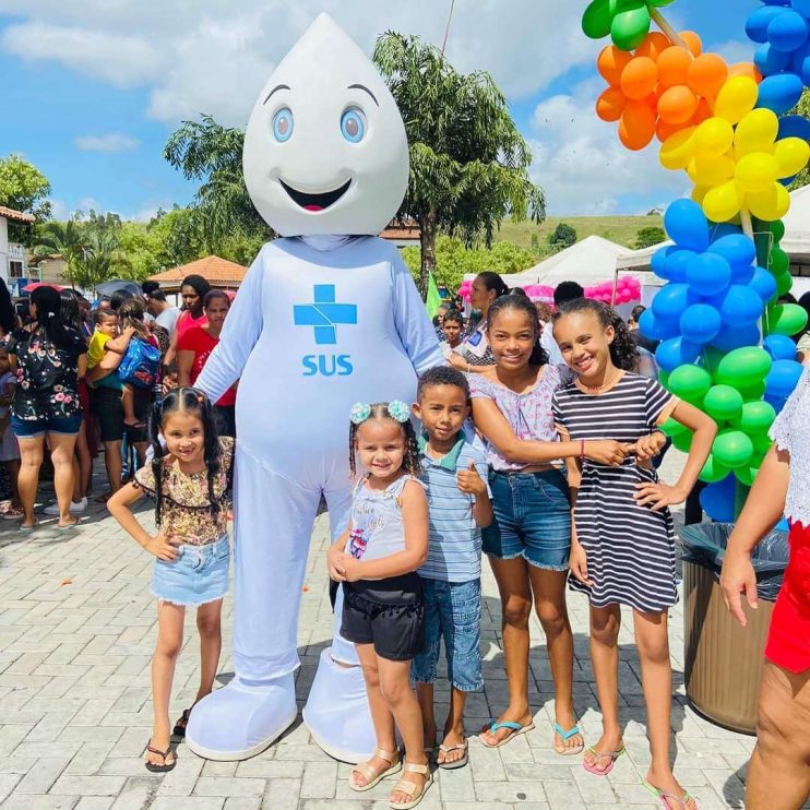 Brincadeiras, distribuição de presentes e muita animação marcam as comemorações pela semana da criança em Itagimirim 20