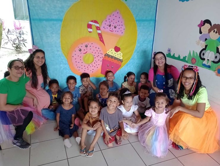 Escolas da rede municipal promovem eventos em comemoração ao Dia das Crianças em Eunápolis 14