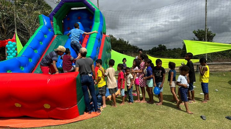 Escolas da rede municipal promovem eventos em comemoração ao Dia das Crianças em Eunápolis 13