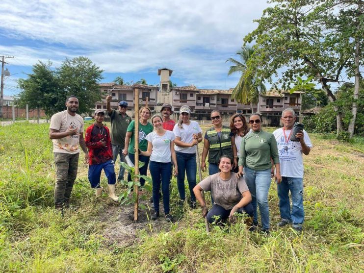PORTO SEGURO VERDE: PROJETO ALCANÇA PLANTIO DE 240 MUDAS DE ÁRVORES NATIVAS 11