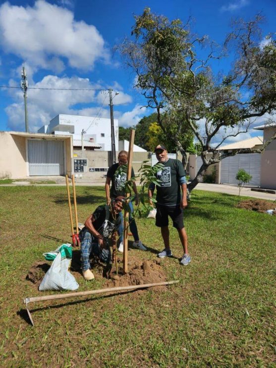 PORTO SEGURO VERDE: PROJETO ALCANÇA PLANTIO DE 240 MUDAS DE ÁRVORES NATIVAS 28