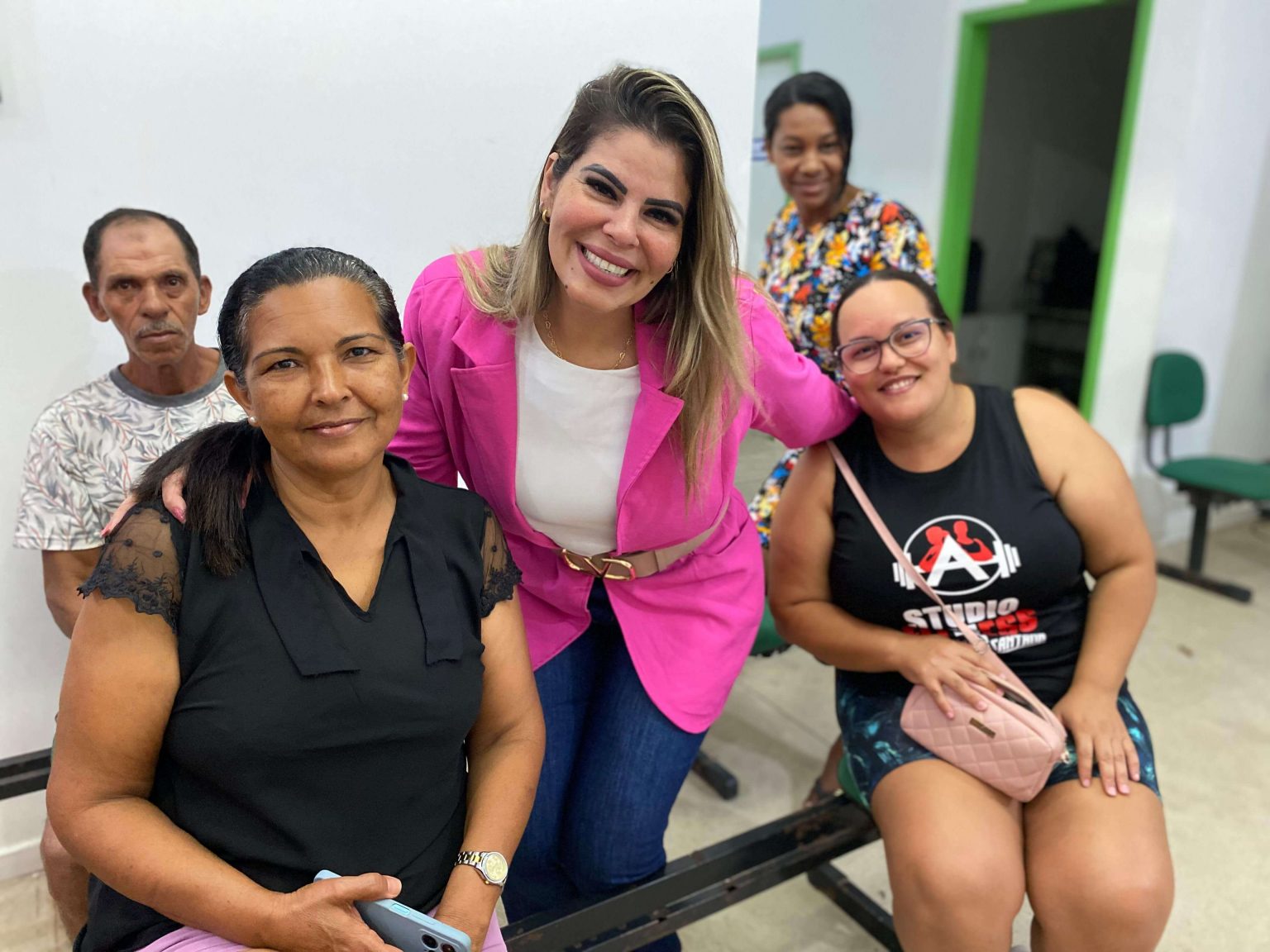 Prefeitura de Eunápolis oferece atendimento noturno para mulheres em ação do Outubro Rosa 4