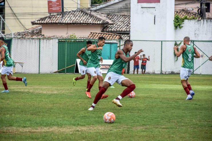 INTERMUNICIPAL: Porto Seguro vence Simões Filho por 2 a 0 no Gigante da Feirinha 11