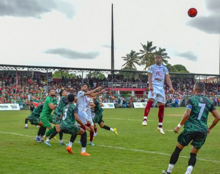 INTERMUNICIPAL: Porto Seguro vence Simões Filho por 2 a 0 no Gigante da Feirinha 5