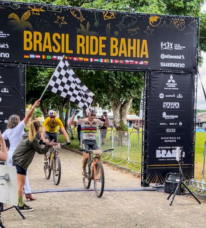 Eunápolis recebe atletas do país e do mundo em prova memorável da Brasil Ride 9