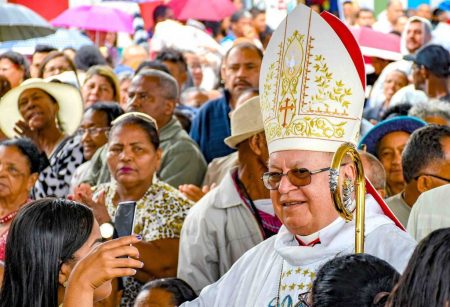 Cláudia Oliveira propõe comenda 2 de julho ao bispo José Edson Santana Oliveira 83