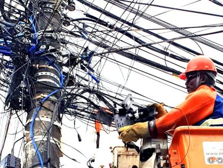 Neoenergia Coelba remove 11 toneladas de cabos de telefonia em dois dias 6