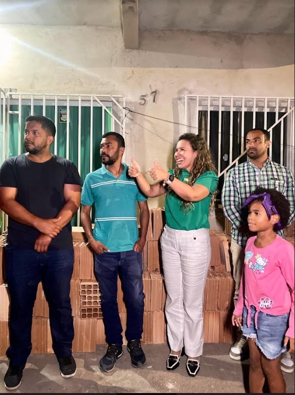 Moradores do bairro Motor recebem visita da prefeita Cordélia Torres para atender demandas locais 52