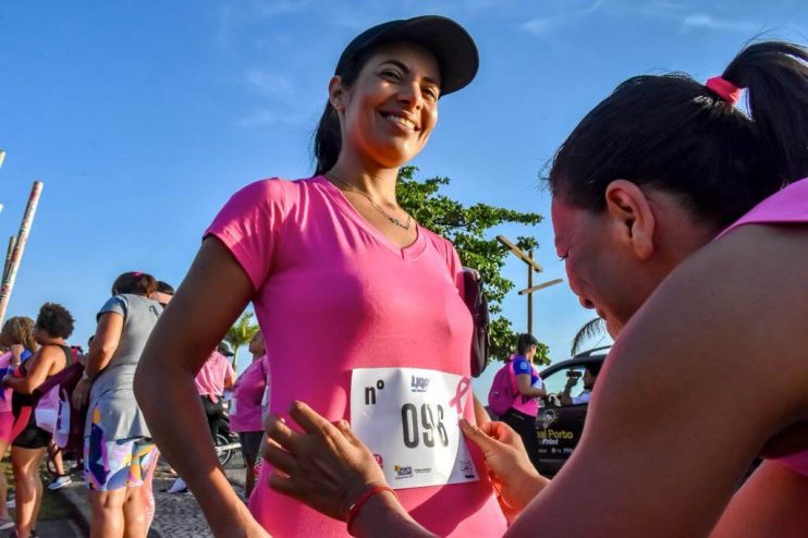 Mais de 500 mulheres participam da 4ª edição do Outubro Rosa da Liga das Corredoras 33