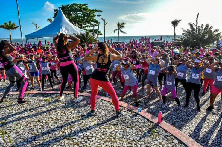 Mais de 500 mulheres participam da 4ª edição do Outubro Rosa da Liga das Corredoras 17