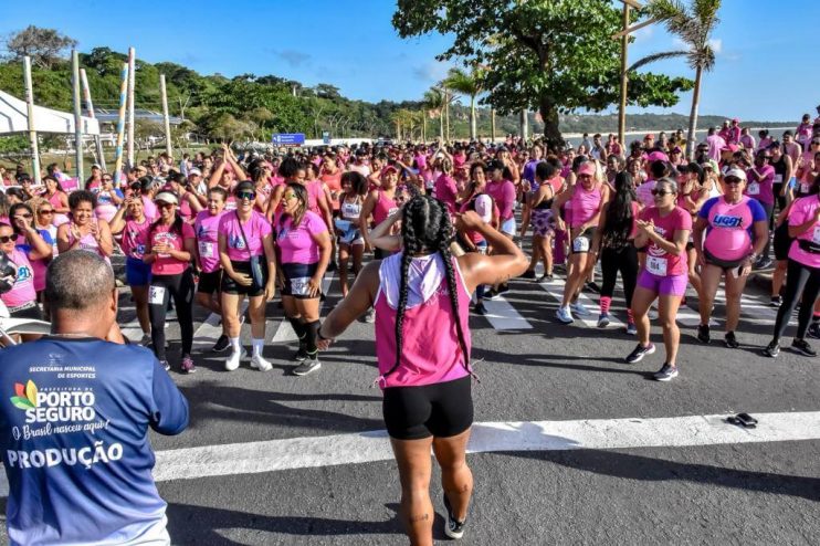 Mais de 500 mulheres participam da 4ª edição do Outubro Rosa da Liga das Corredoras 19