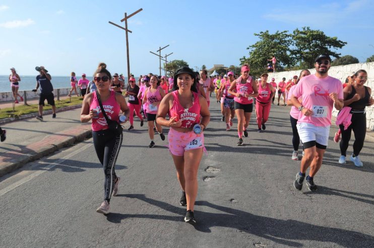 Mais de 500 mulheres participam da 4ª edição do Outubro Rosa da Liga das Corredoras 10