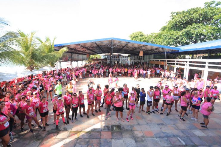 Mais de 500 mulheres participam da 4ª edição do Outubro Rosa da Liga das Corredoras 24