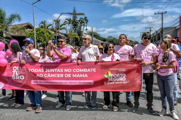 OUTUBRO ROSA: caminhada marca compromisso com a prevenção ao câncer de mama e colo do útero 15