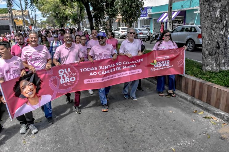 OUTUBRO ROSA: caminhada marca compromisso com a prevenção ao câncer de mama e colo do útero 17