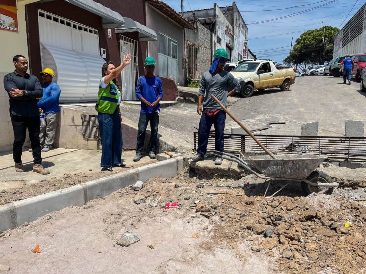 Eunápolis: obras em execução recebem vistoria da prefeita Cordélia Torres 15