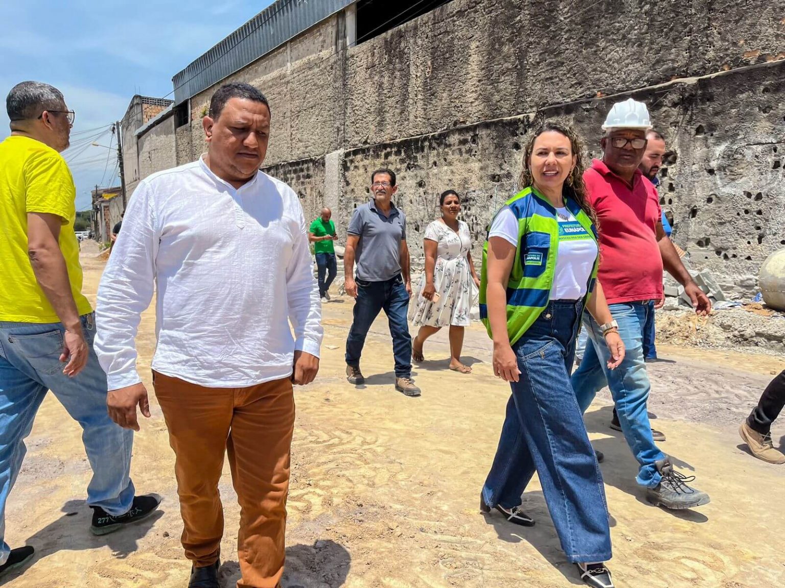 Eunápolis: obras em execução recebem vistoria da prefeita Cordélia Torres 6