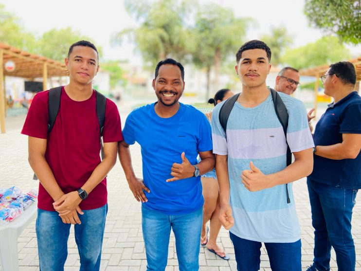 Prefeitura de Itagimirim disponibiliza transporte gratuito para os estudantes do município no 1º dia de provas do ENEM 2023 9