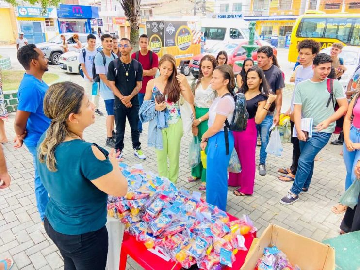 Prefeitura de Itagimirim disponibiliza transporte gratuito para os estudantes do município no 1º dia de provas do ENEM 2023 19