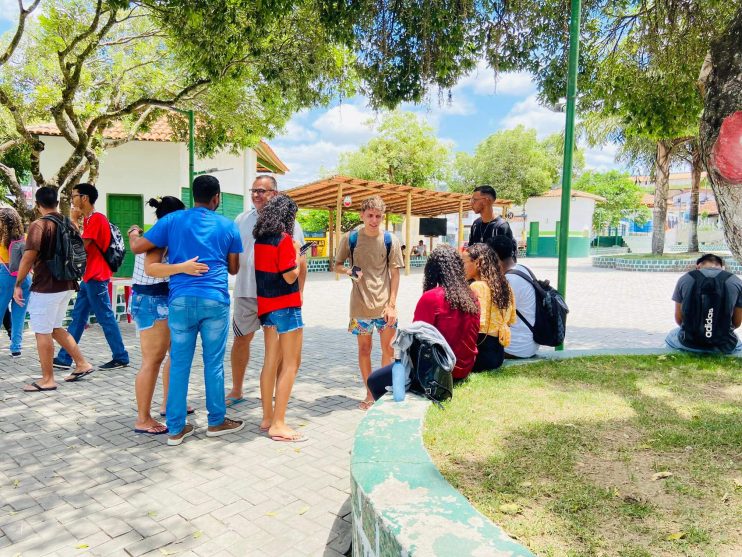 Prefeitura de Itagimirim disponibiliza transporte gratuito para os estudantes do município no 1º dia de provas do ENEM 2023 24