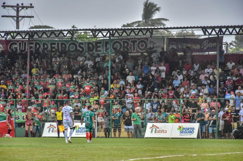 GOLEADA: torcida lota o Agnaldão e Porto Seguro brilha no primeiro jogo das semifinais 14