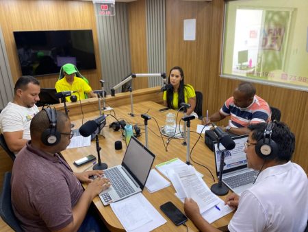 Em entrevista à Rádio Nova FM, secretária Pâmela Dadalto destaca ações e investimentos na saúde de Eunápolis 10