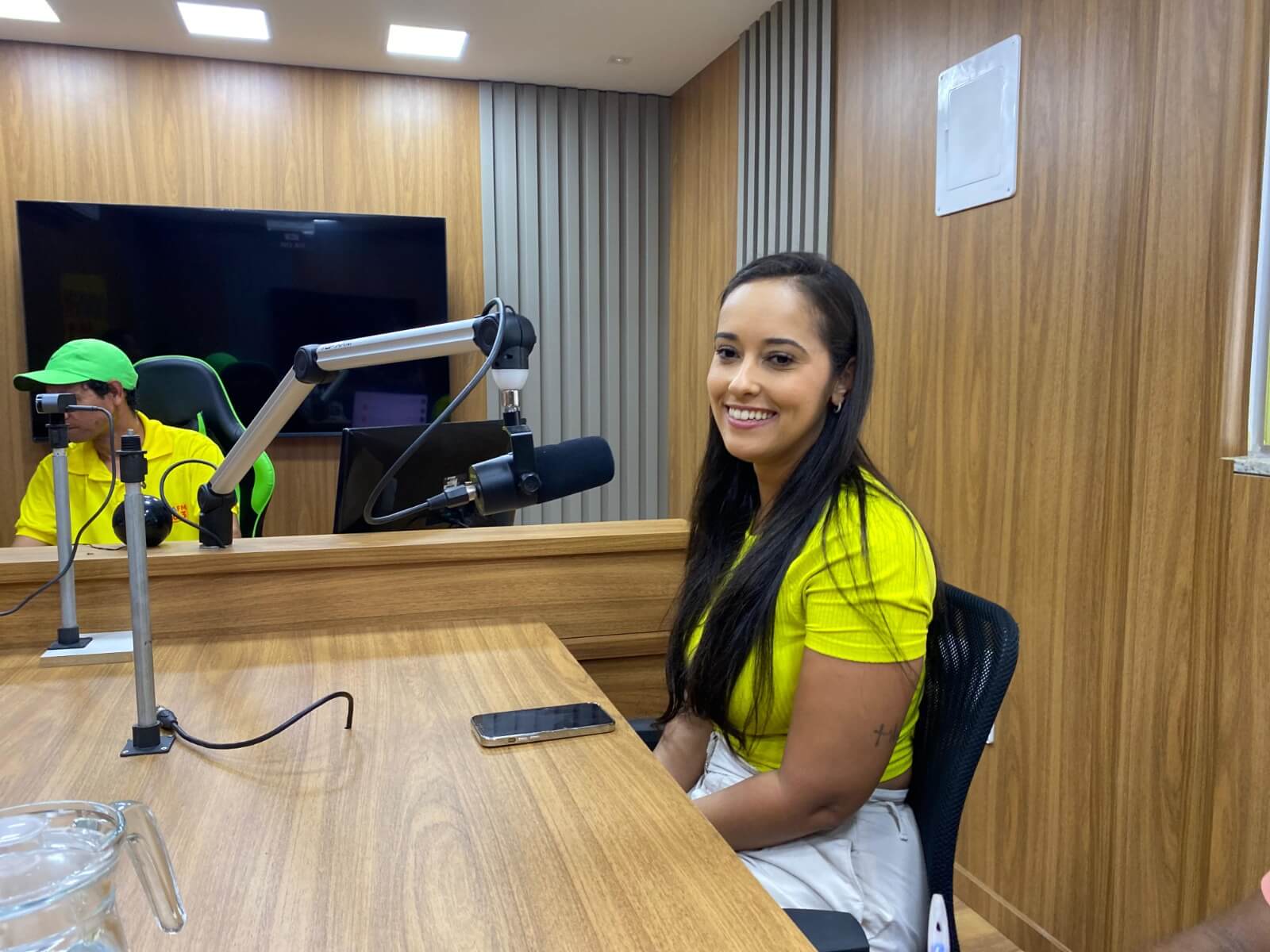 Em entrevista à Rádio Nova FM, secretária Pâmela Dadalto destaca ações e investimentos na saúde de Eunápolis 11