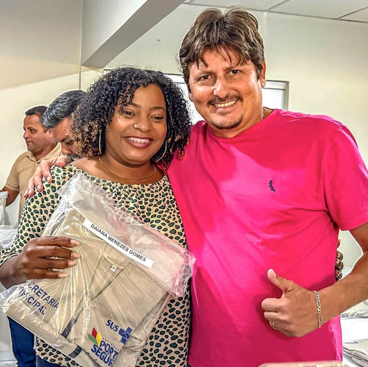 Inspetores da Vigilância Sanitária de Porto Seguro recebem novos coletes de identificação 18