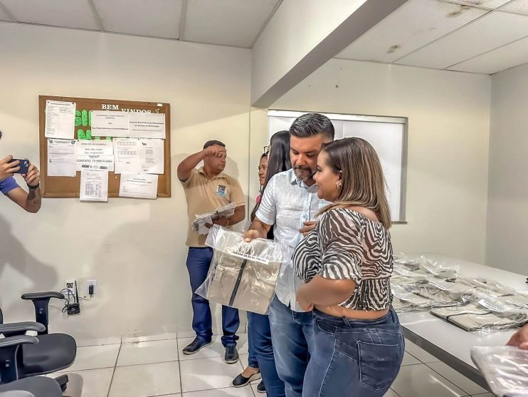 Inspetores da Vigilância Sanitária de Porto Seguro recebem novos coletes de identificação 22