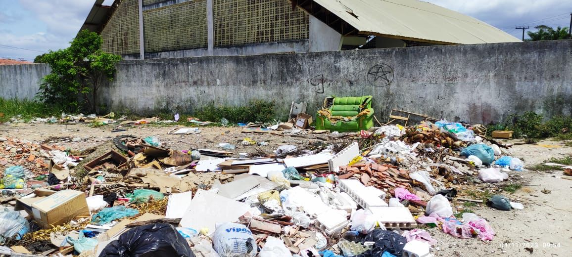LIXO NÃO! Hábito de descartar lixo em local incorreto dificulta serviços de limpeza 9