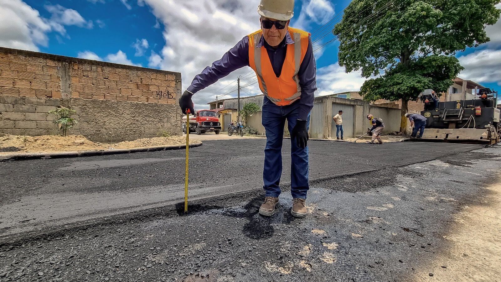 Asfalto chega ao distrito da Agrovila 44