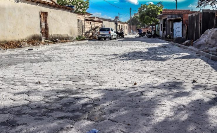 Obras de calçamento avançam no bairro Paraguai 9