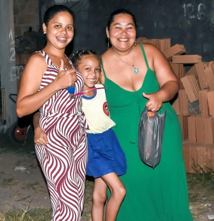 Prefeito Jânio Natal autoriza pavimentações de ruas no Mercado do Povo e Mundaí 14