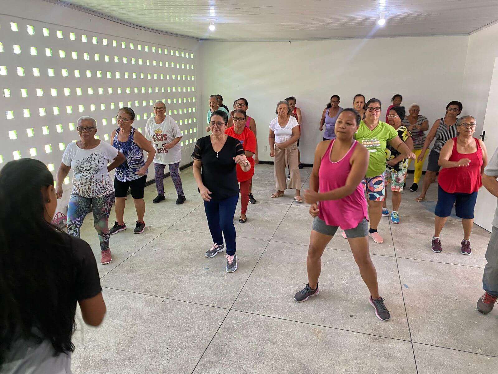 Prefeitura de Eunápolis reinaugura Academia da Saúde no bairro Gusmão 8