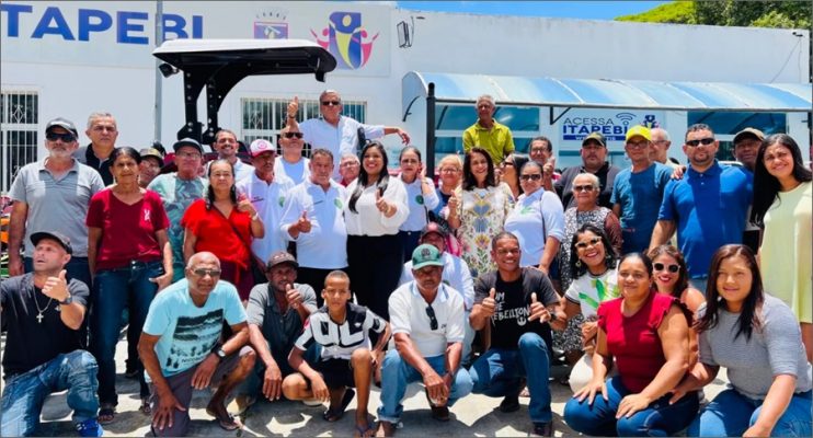 Itapebi: Norma Queiroz obtém trator para agricultores através de uma emenda do deputado Raimundinho 13